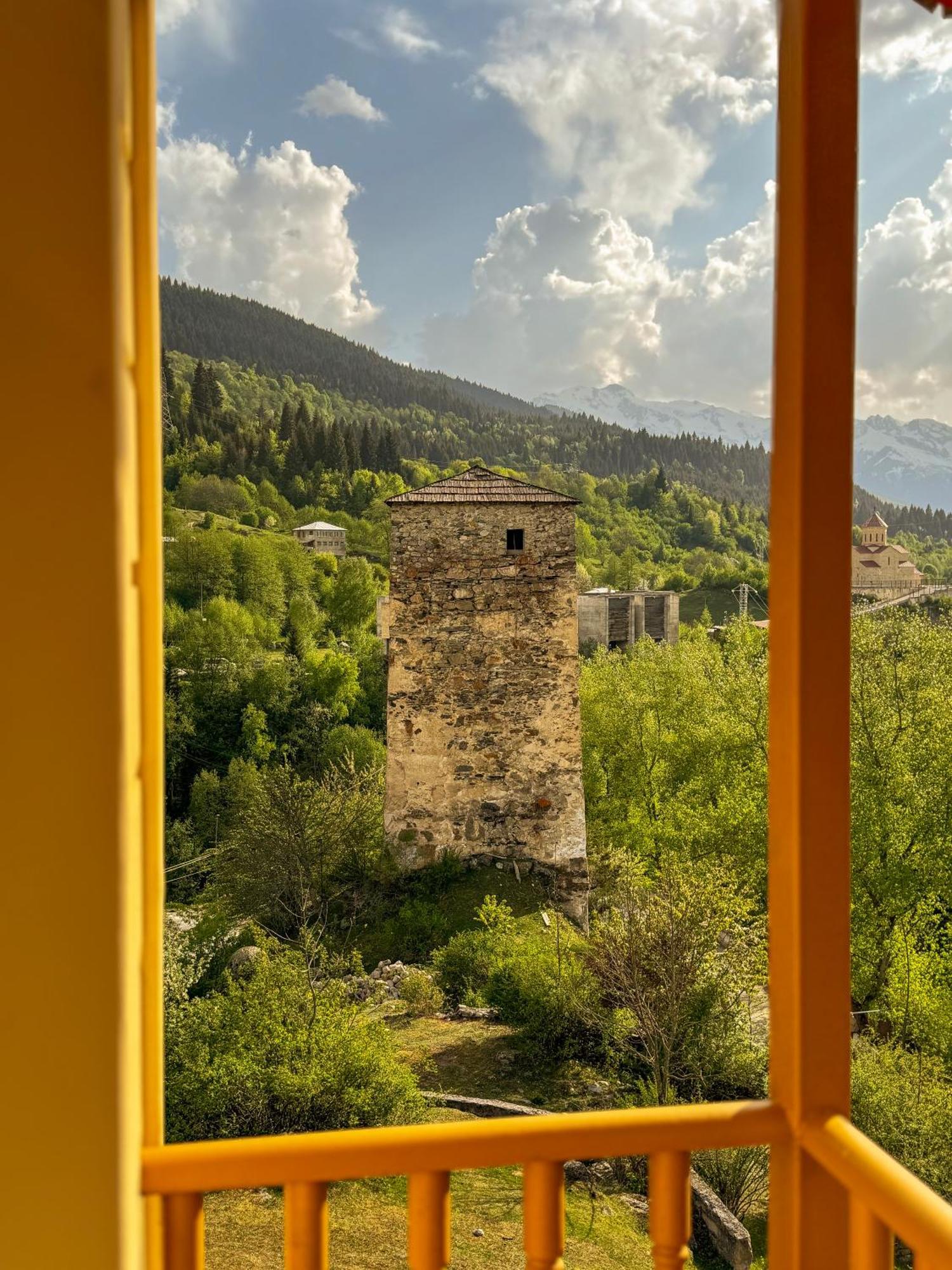 Mestiakhedi Buitenkant foto