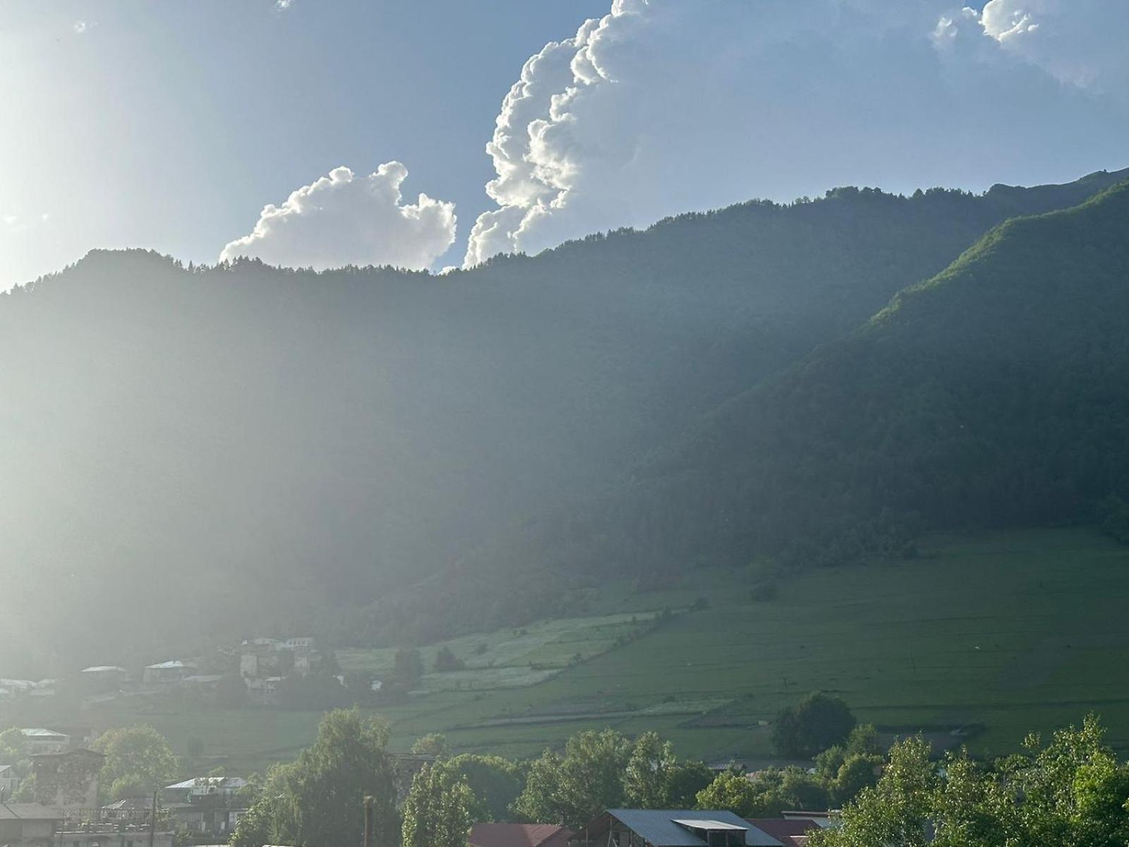 Mestiakhedi Buitenkant foto