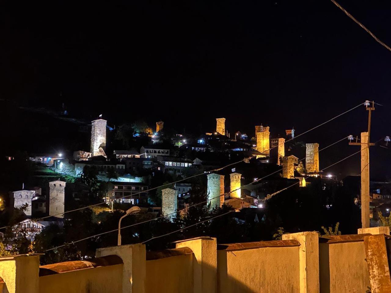 Mestiakhedi Buitenkant foto
