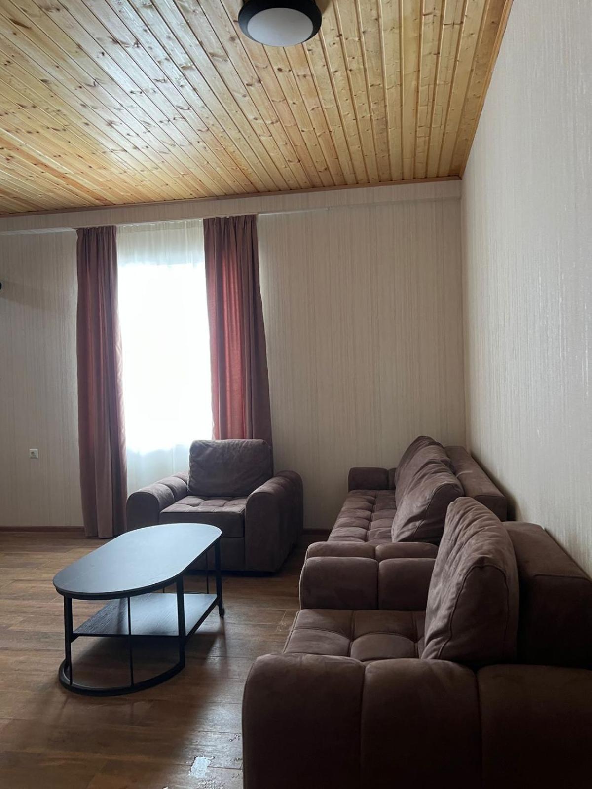 Mestiakhedi Buitenkant foto