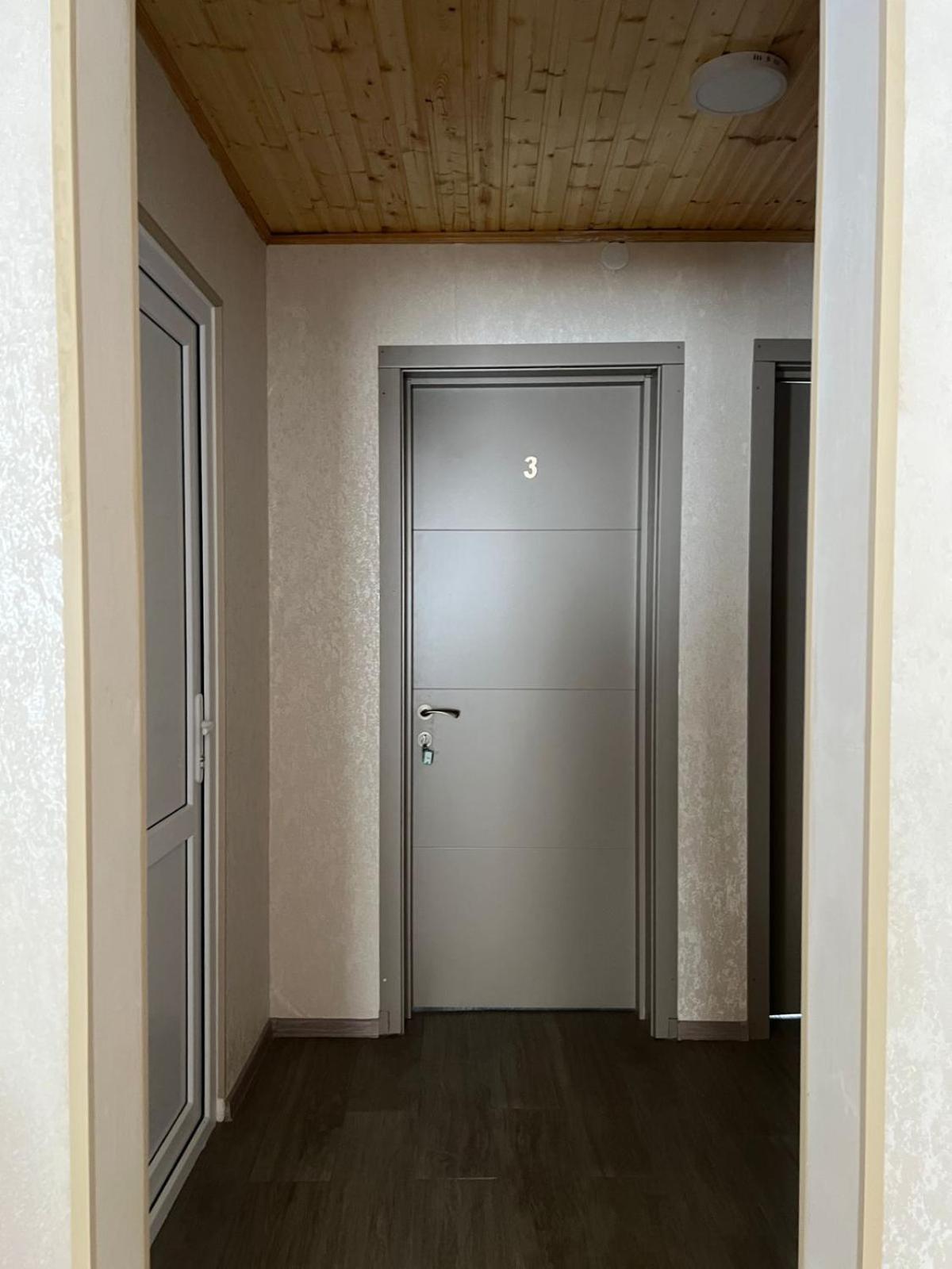 Mestiakhedi Buitenkant foto