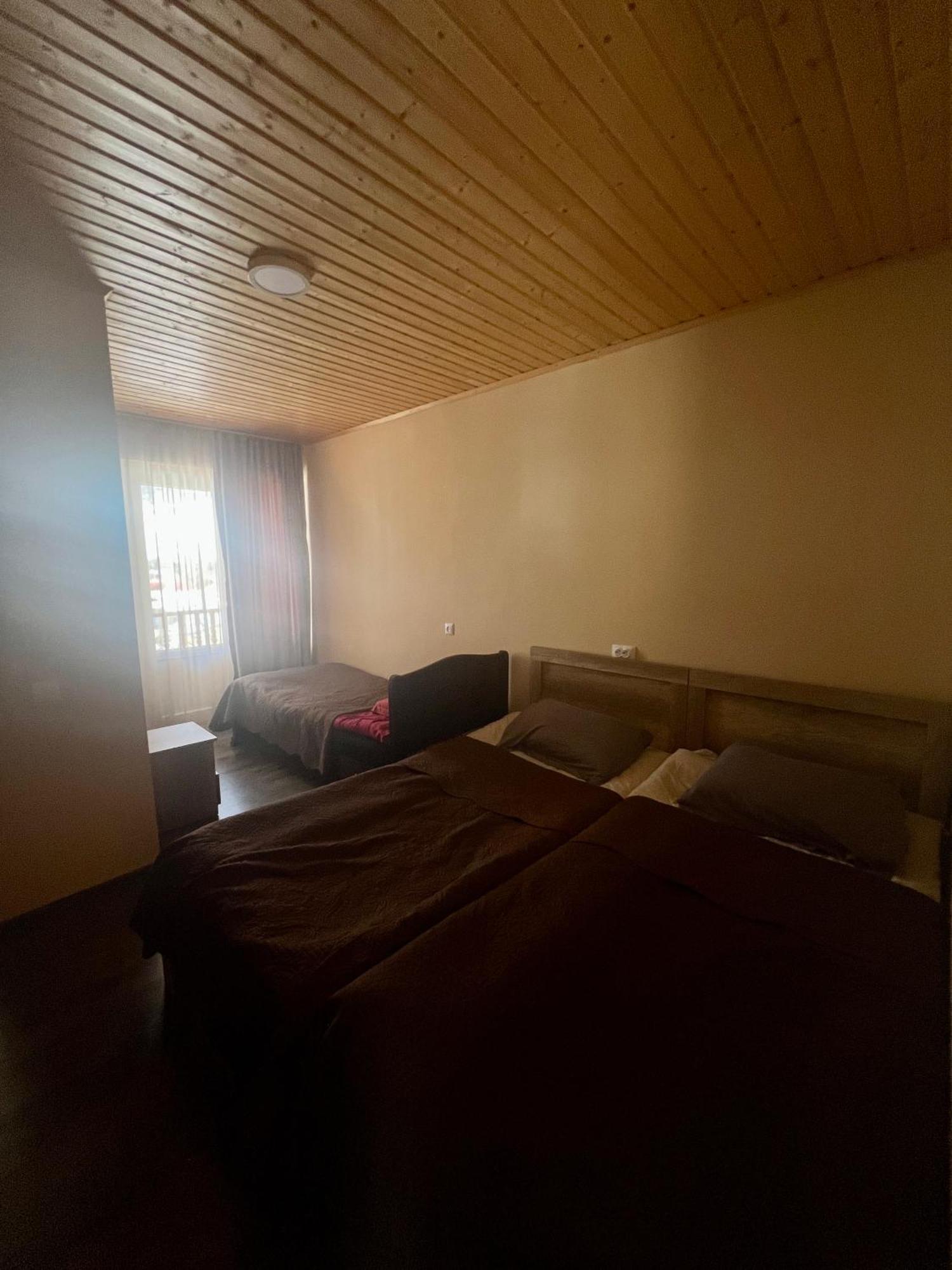 Mestiakhedi Buitenkant foto